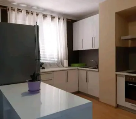 Erina Luxury * Tirana